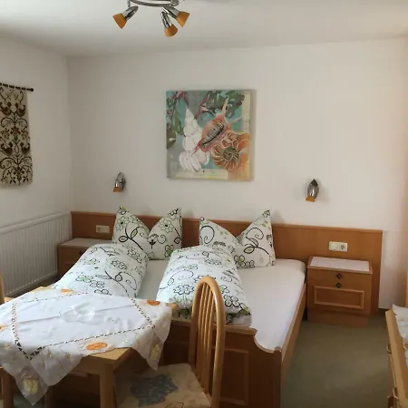 Haus-Nummer 355 Bei Renate & Roland